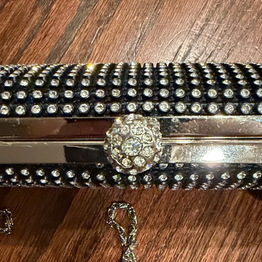 N/A elegant black